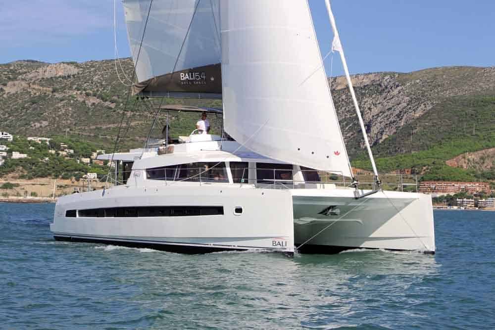 catamaran 5.4 amura